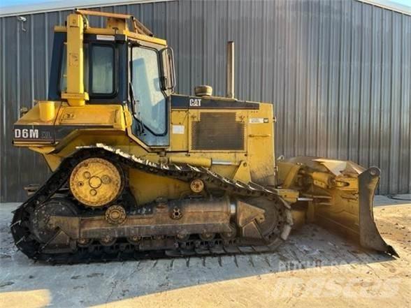 CAT D6M XL Telaketjupuskutraktorit