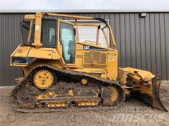 CAT D6N XL Telaketjupuskutraktorit