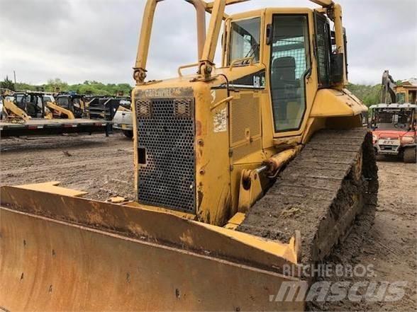 CAT D6N XL Telaketjupuskutraktorit