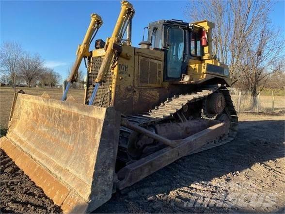 CAT D7H II Telaketjupuskutraktorit