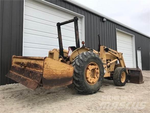Ford 445A Pyöräkuormaajat