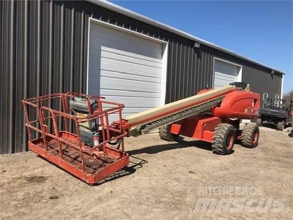 JLG 600S Teleskooppipuominostimet