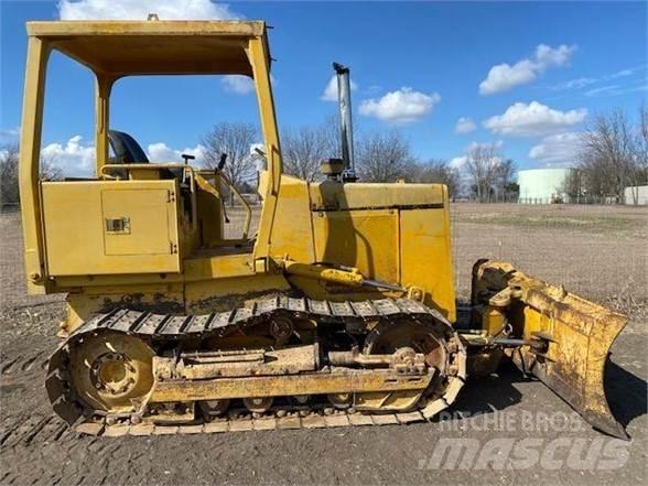 John Deere 450 Telaketjupuskutraktorit
