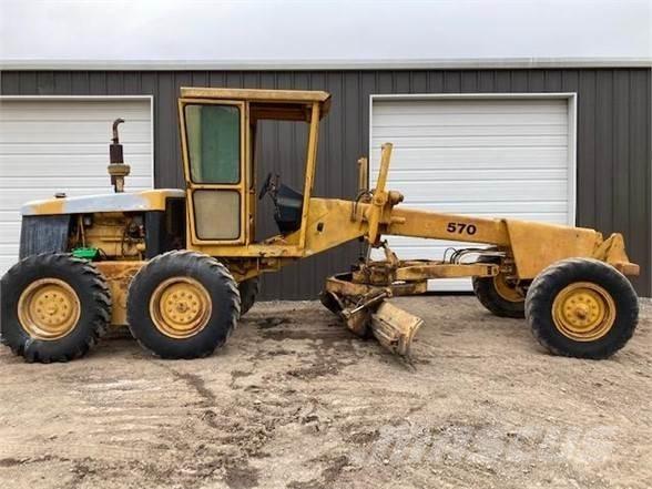 John Deere 570 Tiehöylät
