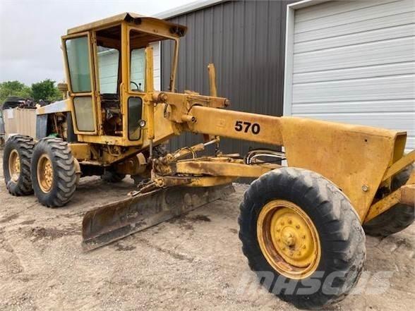 John Deere 570 Tiehöylät