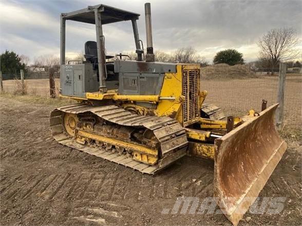 Komatsu D32P-1 Telaketjupuskutraktorit