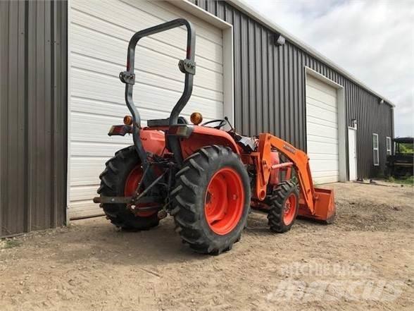 Kubota L3200 Traktorit