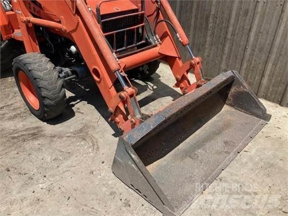 Kubota L48 Kaivurikuormaajat