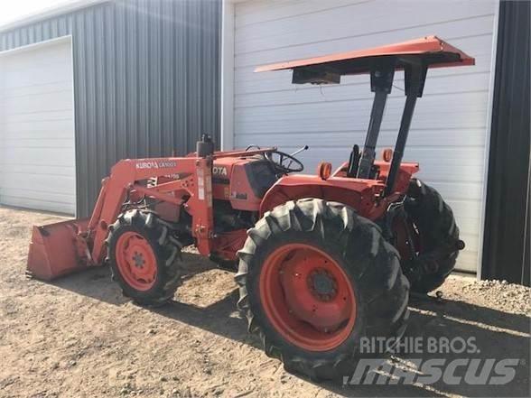 Kubota M4700 Traktorit