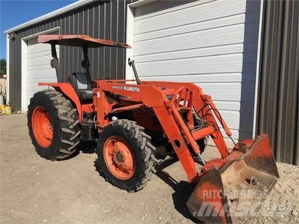 Kubota M6800 Traktorit