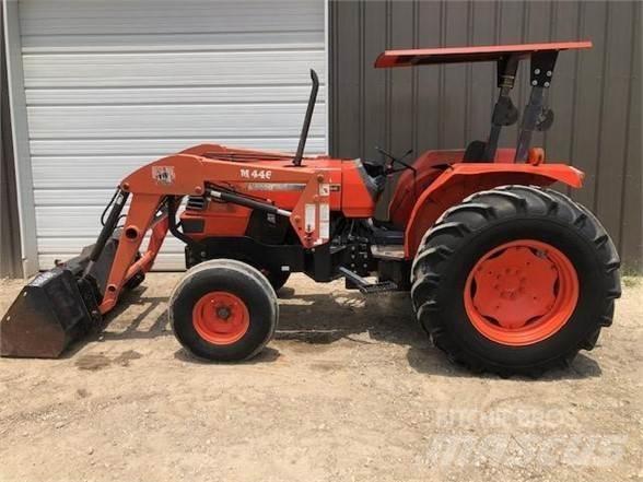 Kubota M9000 Traktorit