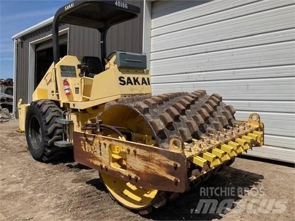 Sakai SV410 Yksivalssijyrät