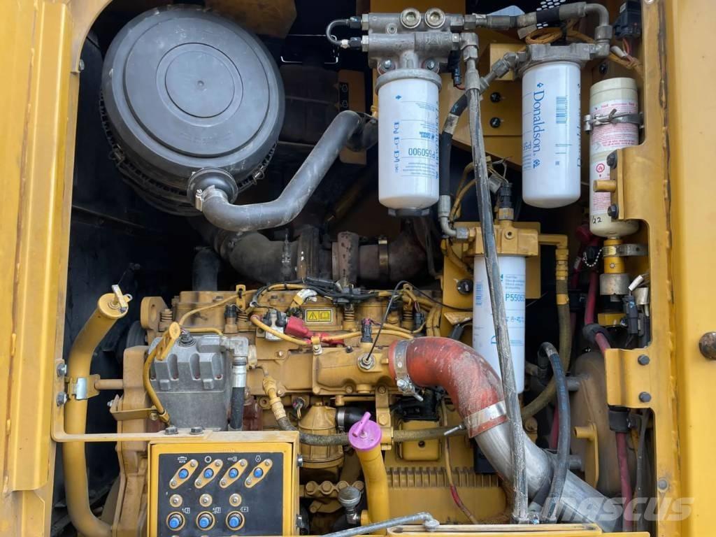 CAT 140M Tiehöylät