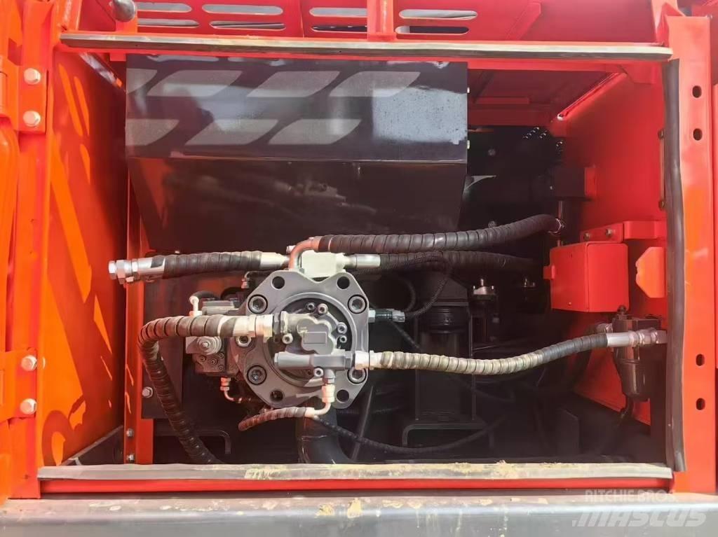 Doosan DX 225 LC Telakaivukoneet