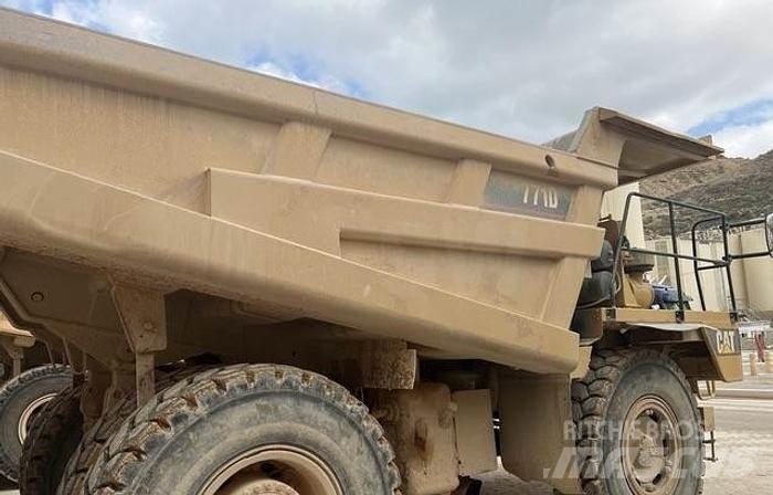CAT 771D Minidumpperit