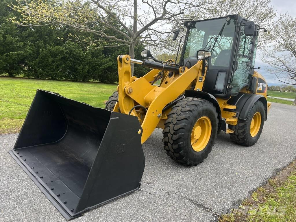 CAT 908M Pyöräkuormaajat
