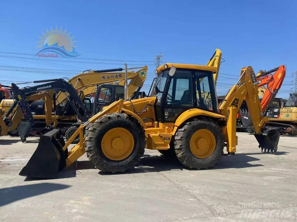 JCB 4 CX Kaivurikuormaajat
