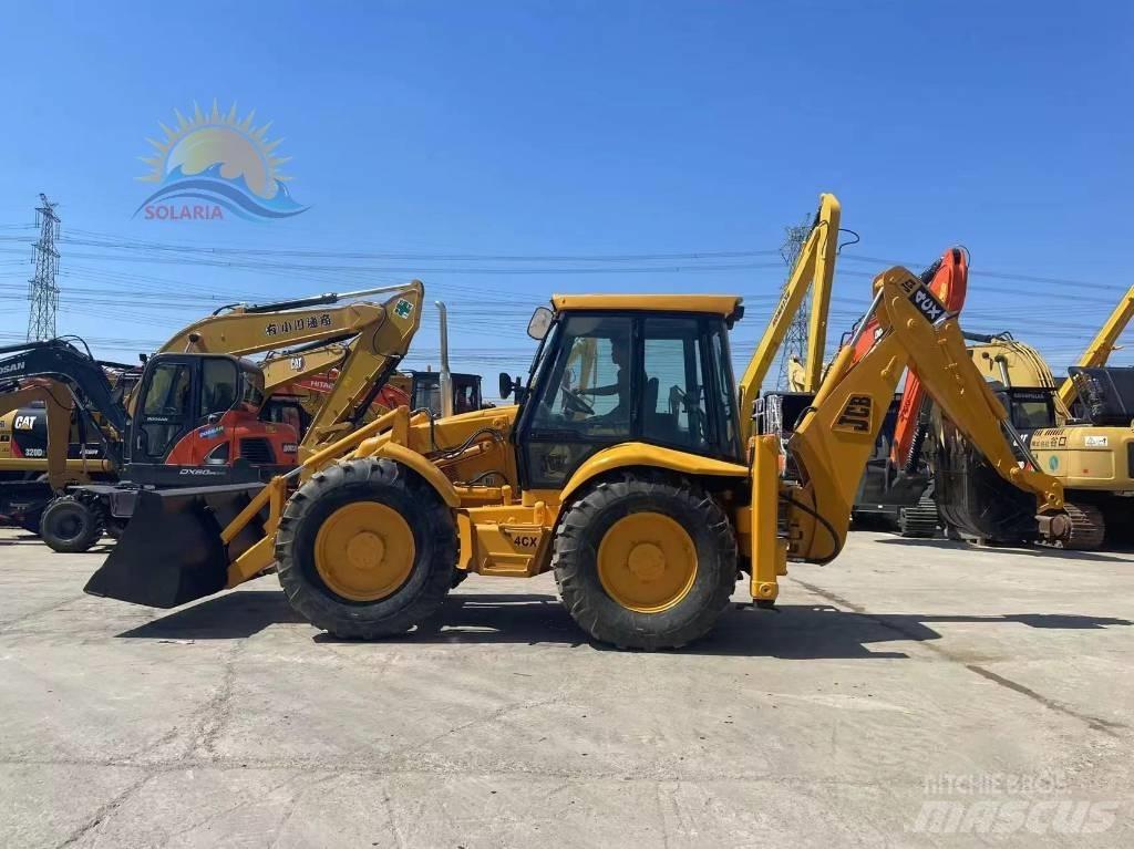 JCB 4 CX Kaivurikuormaajat