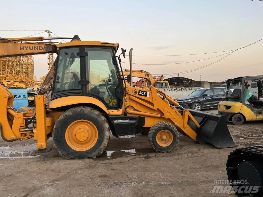 JCB 3CX Kaivurikuormaajat