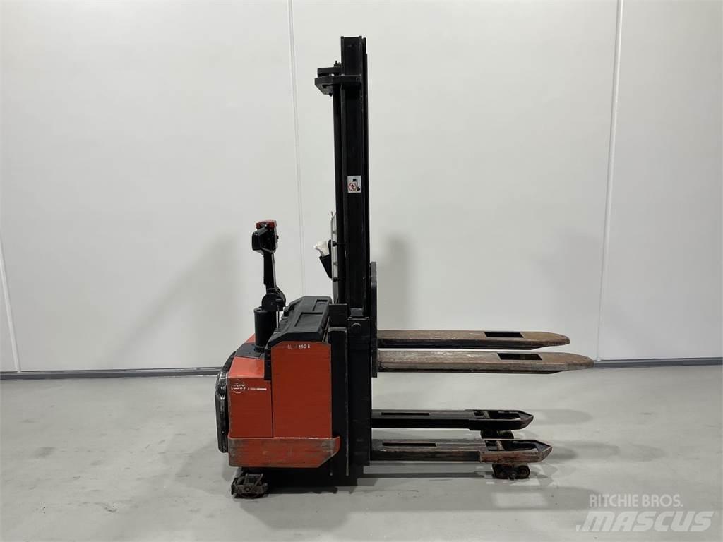 BT LSF1250/11 Ajettavat pinoamisvaunut