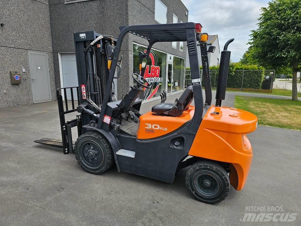 Doosan D 30 G Dieseltrukit