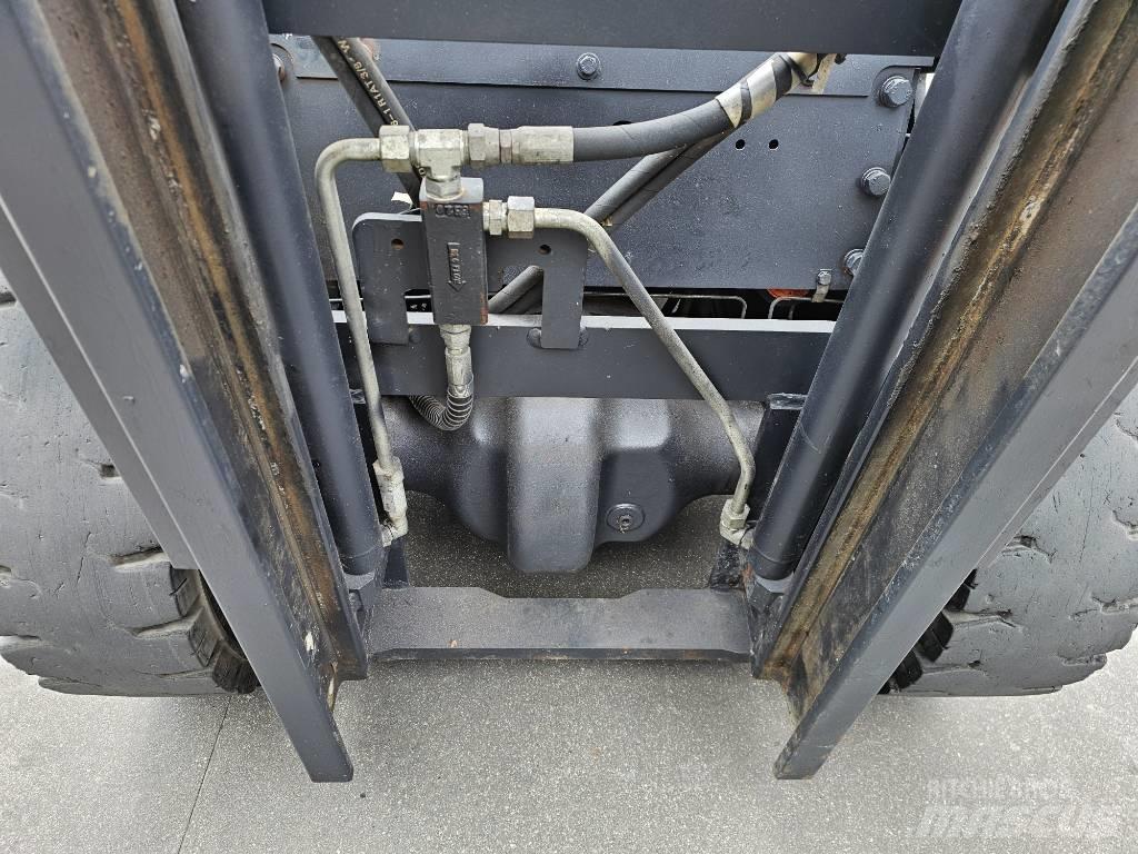 Doosan D 30 G Dieseltrukit