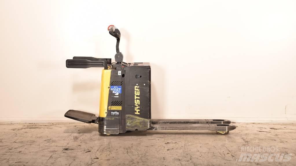 Hyster P 2.0 S Lavansiirtotrukit ajotasolla