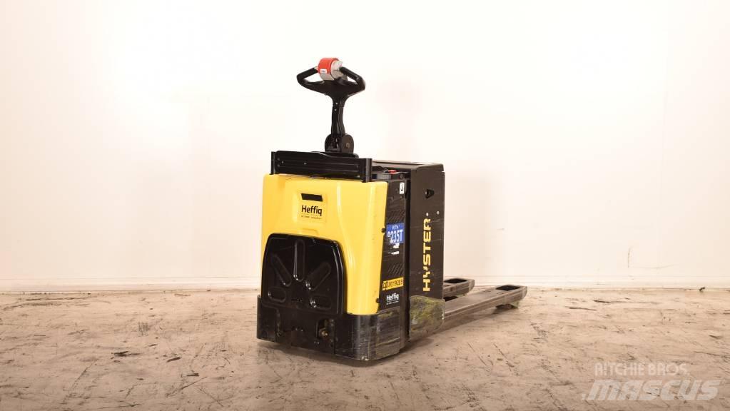 Hyster P 2.0 S Lavansiirtotrukit ajotasolla