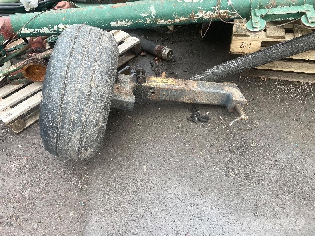 New Holland TS 100 Traktorit