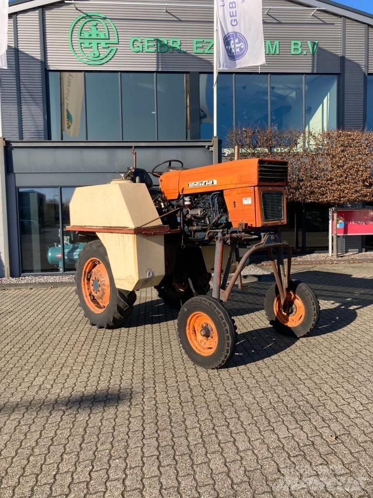 Universal 640V Traktorit