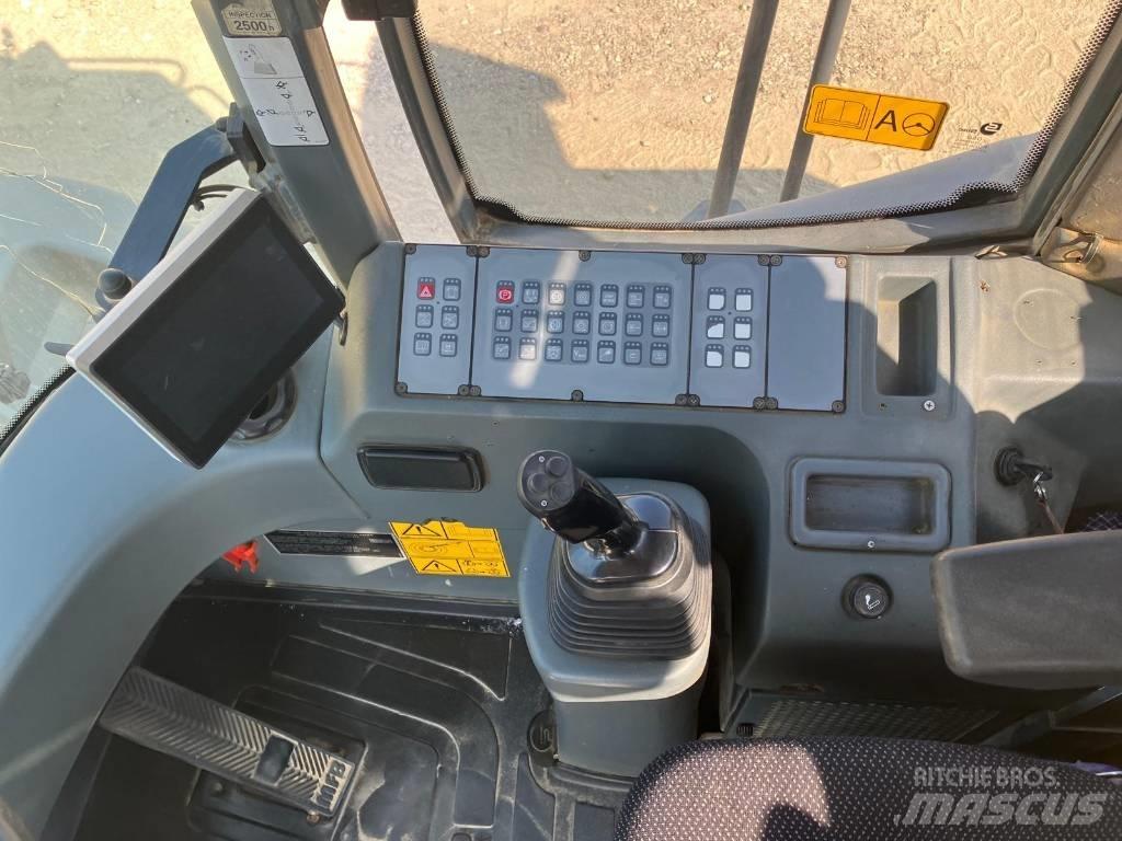 Liebherr L 566 Pyöräkuormaajat