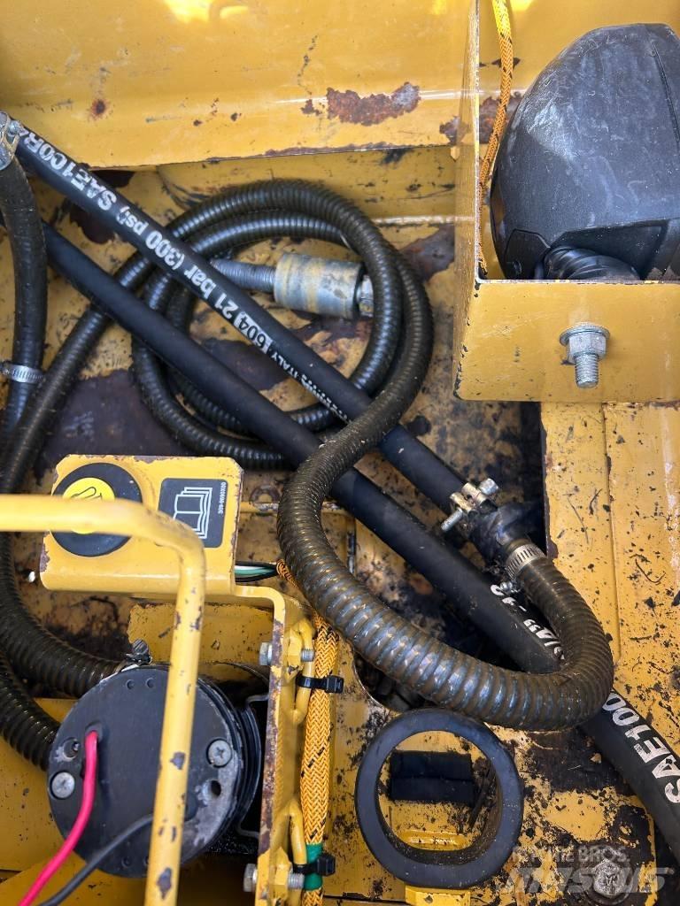CAT 313 F LGC Telakaivukoneet