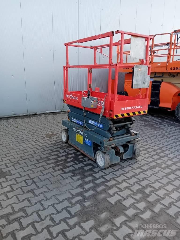 SkyJack 3219 Saksilavat
