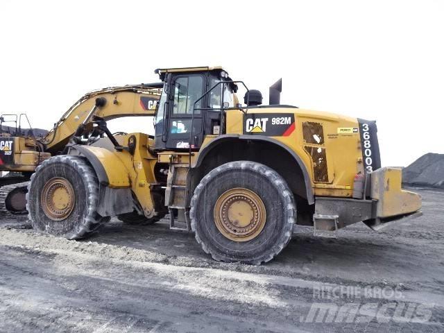 CAT 982 M Pyöräkuormaajat