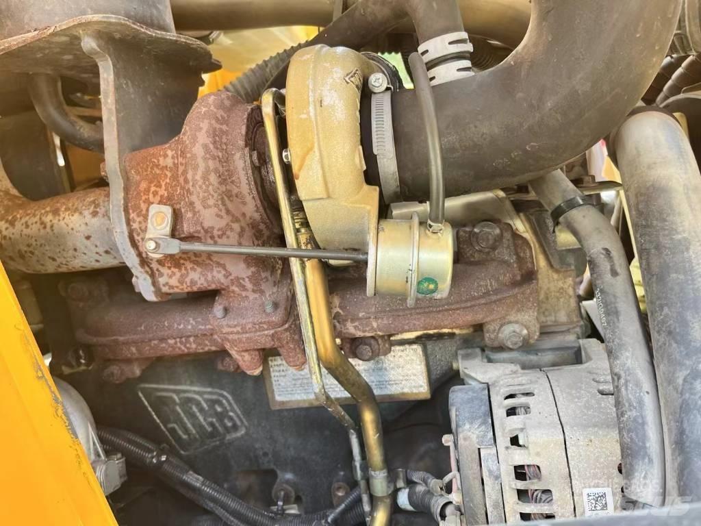 JCB 3 CX Kaivurikuormaajat