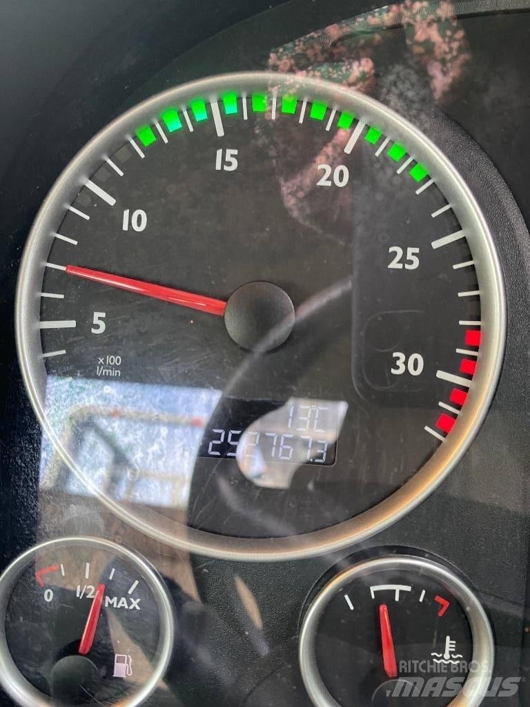 Ruthmann TU285 Nostolava-autot