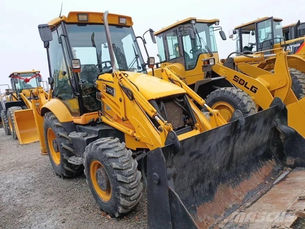 JCB 3 CX Kaivurikuormaajat