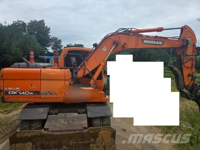 Doosan DX 140 W Pyöräkaivukoneet