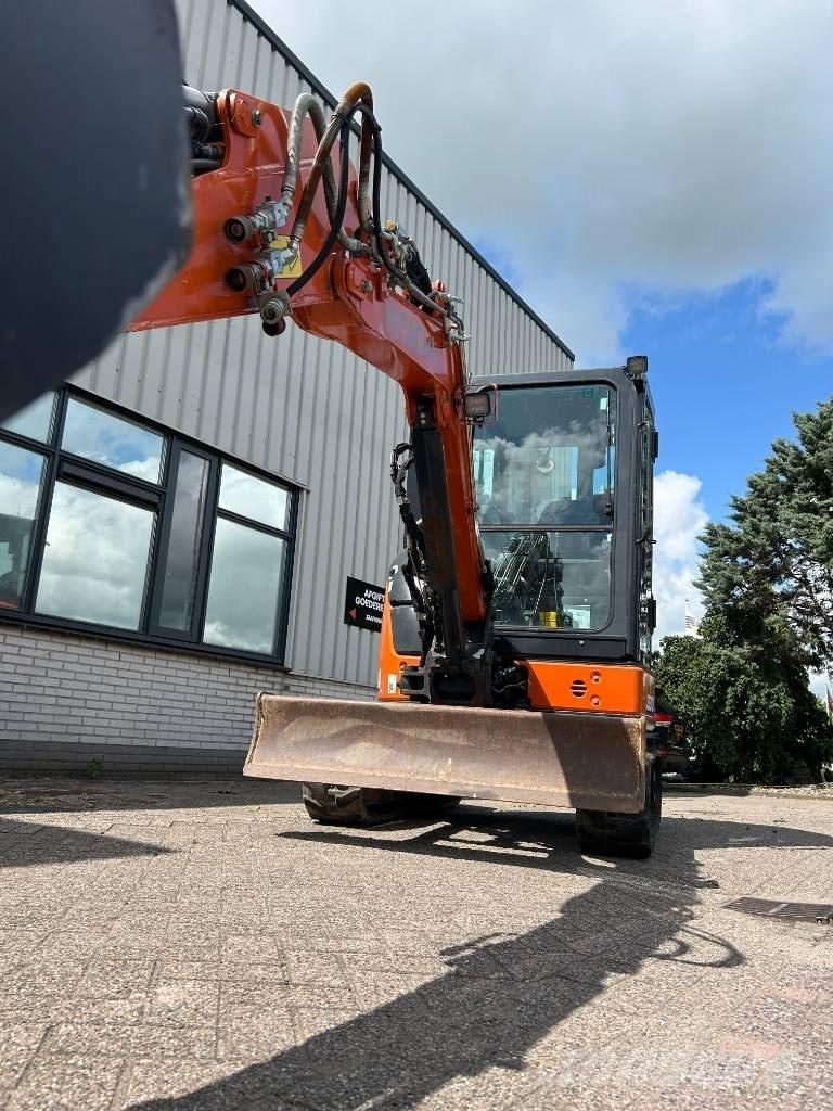Hitachi ZX33U-6 Minikaivukoneet < 7t