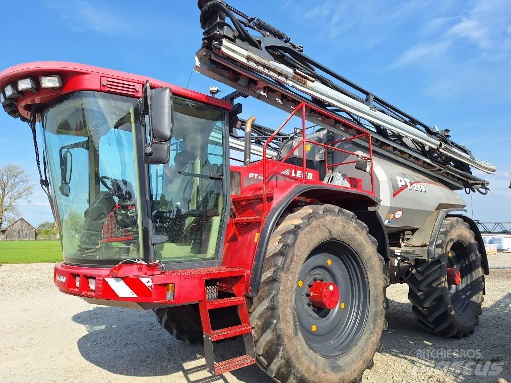 Horsch Leeb PT 230 Itsekulkevat ruiskut