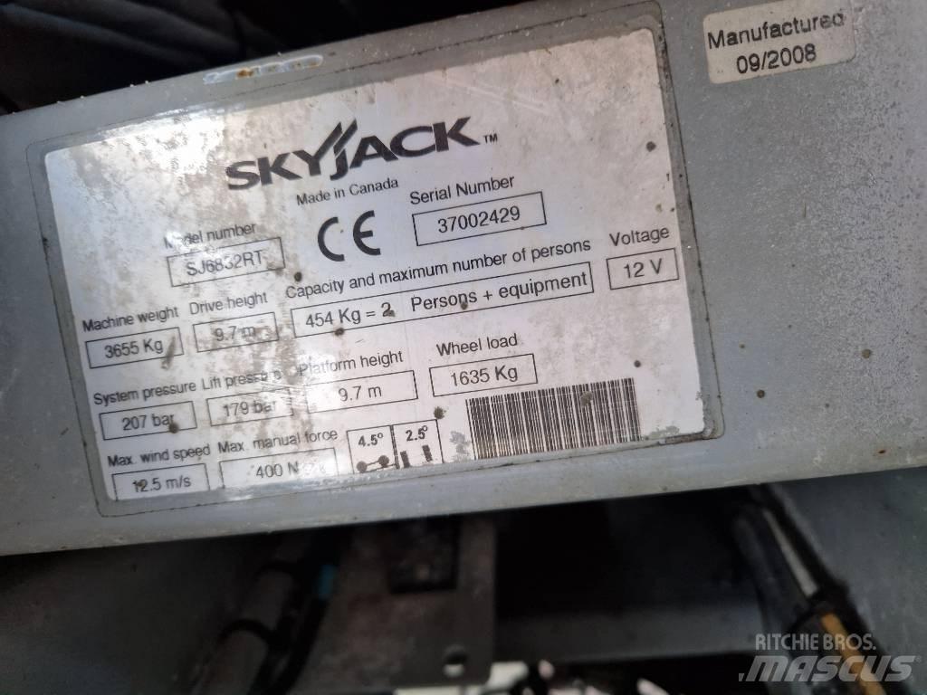 SkyJack SJ 6832 RT Saksilavat