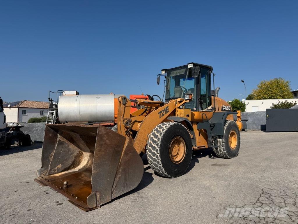 CASE 721 E Pyöräkuormaajat