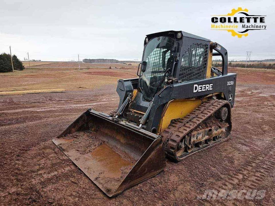 DEERE 323D Liukuohjatut kuormaajat