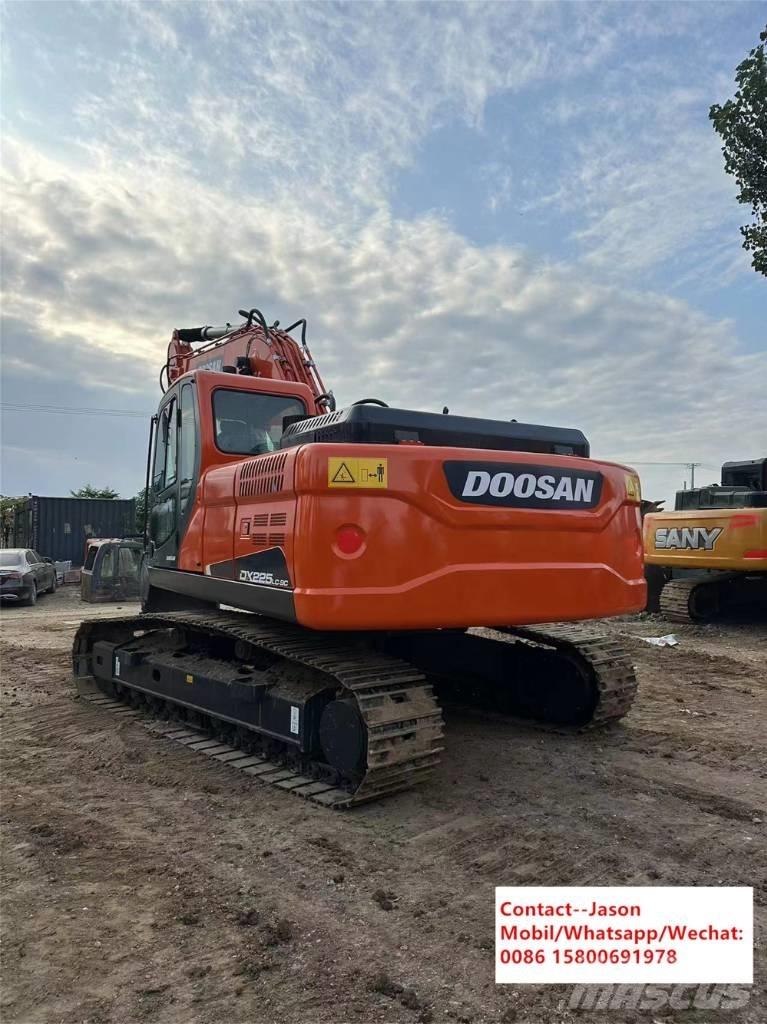 Doosan DX 225 LCA Telakaivukoneet