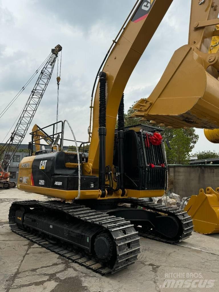 CAT 326D2 Telakaivukoneet