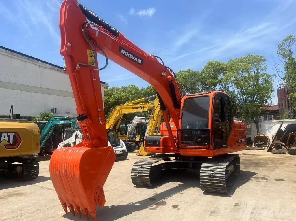 Doosan DX 140 LC Telakaivukoneet