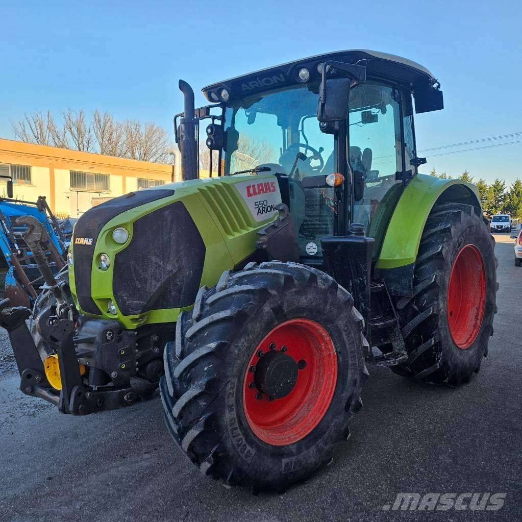 CLAAS Arion 550 Traktorit