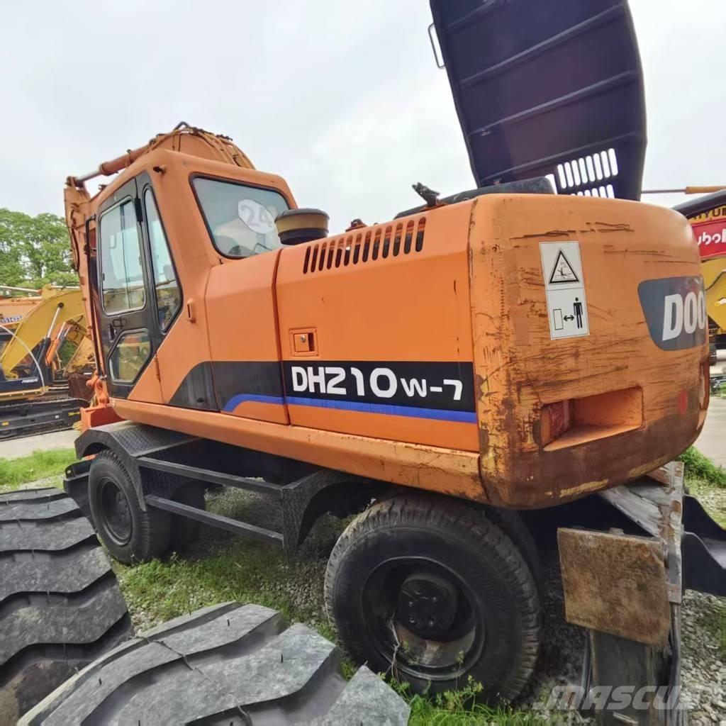 Doosan DH 210 W-7 Pyöräkaivukoneet