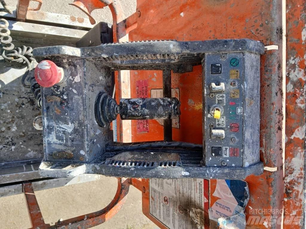 JLG 1930 ES Saksilavat
