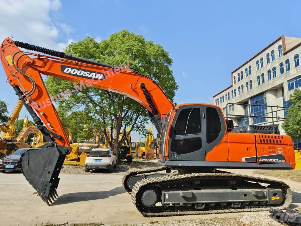 Doosan DX 300 Telakaivukoneet
